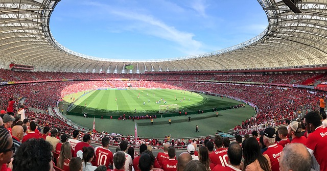 对各方施压